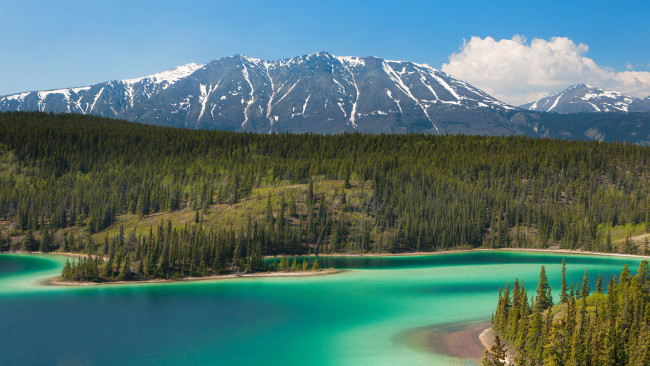 Обои картинки фото emerald, lake, alaska, природа, реки, озера, озеро, горы, лес, деревья, пейзаж