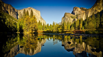 Картинка природа реки озера горы скалы камни лес река осень краски