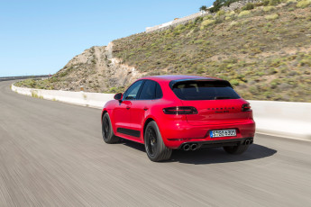 обоя автомобили, porsche, macan, gts, 95b, 2015г, красный