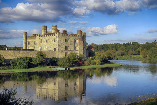 Обои картинки фото leeds castle, города, замки англии, лес, замок, река