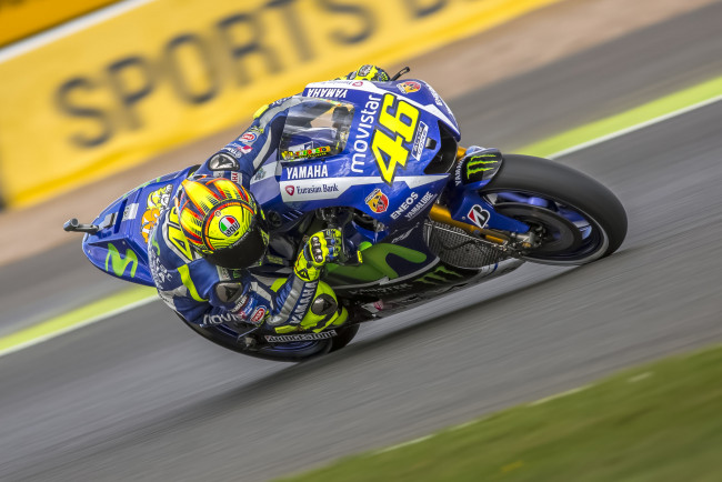 Обои картинки фото valentino rossi, спорт, мотоспорт, трек, гонщик, байк