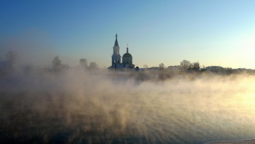 обоя города, - православные церкви,  монастыри, рoссия, пейзаж, архитектура, здание, старое, деревья, церковь, собор, туман, утро, ясное, небо, крест, холод, на, улице, мороз, зима