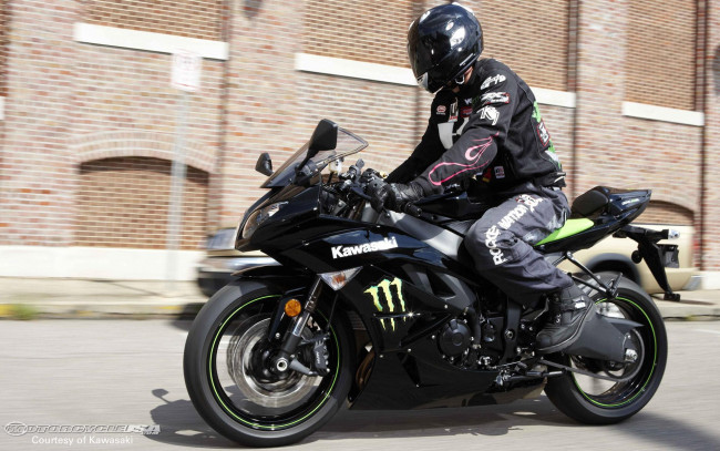 Обои картинки фото 2009, kawasaki, zx, 6r, monster, мотоциклы