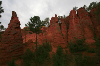 Картинка природа горы красные скалы деревья