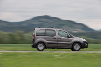 обоя автомобили, peugeot, 2015г, outdoor, tepee, partner