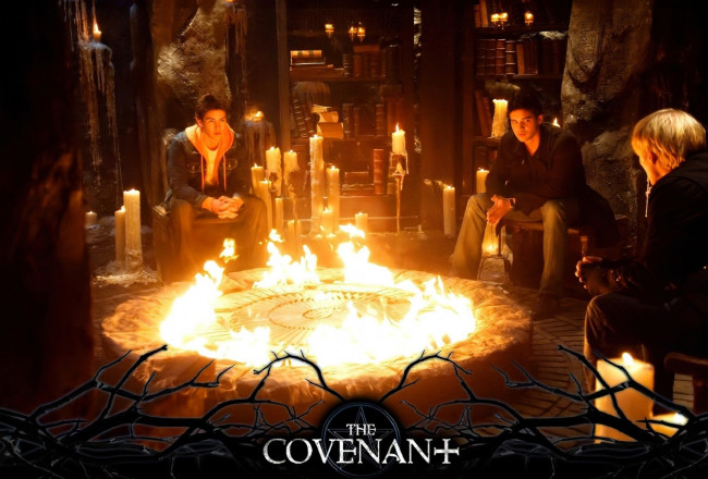 Обои картинки фото кино фильмы, the covenant, парни, свечи, огонь