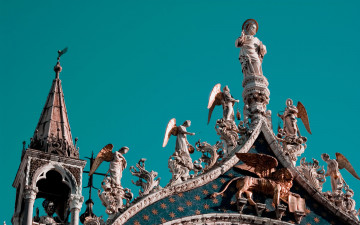 Картинка разное рельефы статуи музейные экспонаты венеция крыша архитектура ангелы