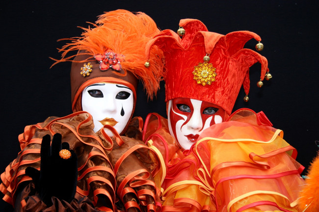 Обои картинки фото разное, маски, карнавальные, костюмы, перья, слеза, карнавал, венеция, оранжевый