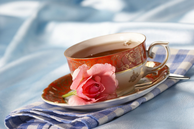 Обои картинки фото чай, еда, напитки, Чай, салфетка, роза, чашка, блюдце