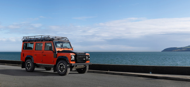 Обои картинки фото автомобили, land-rover, land, rover, defender, 110, adventure, 2015г, красный