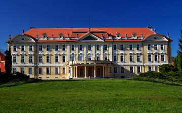 Картинка города дворцы замки крепости трава лужайка замок