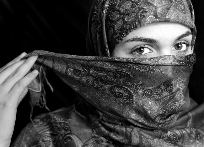 Обои картинки фото разное, глаза, платок, девушка, мусульманка, фото