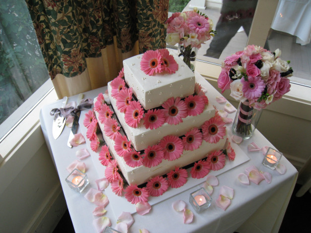 Обои картинки фото еда, торты, торт, цветы