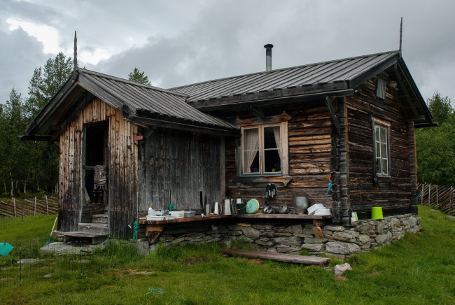 Обои картинки фото dalarna швеция, разное, сооружения,  постройки, старый, трава, дома, швеция, dalarna