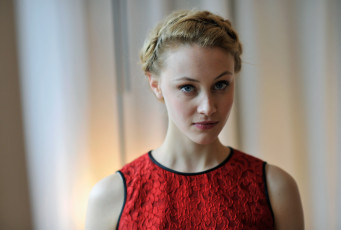 обоя девушки, sarah gadon, блондинка, актриса, кружево, прическа, взгляд