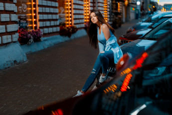 Картинка девушки -+брюнетки +шатенки автомобиль город женщины с автомобилями модель павел eрмаков брюнетка длинные волосы майка рваные джинсы гульмира юсубжанова