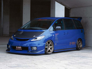 Картинка sporty toyota estima автомобили