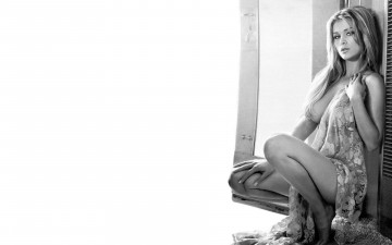 Картинка Joanna+Krupa девушки   черно-белое фото