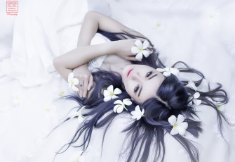 Картинка девушки -unsort+ азиатки платье азиатка плюмерия цветы волосы