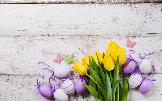 Обои картинки фото праздничные, пасха, tulips, easter, eggs, flower, yellow