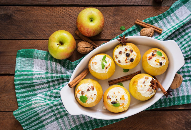 Обои картинки фото еда, яблоки, корица, орехи, анис