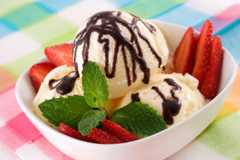 Картинка еда мороженое десерты клубника