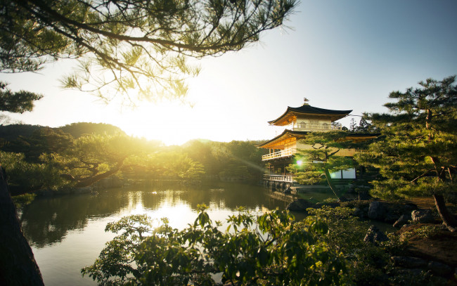 Обои картинки фото golden, pavilion, kyoto, japan, города, буддистские, другие, храмы, киото, парк, восход, деревья, озеро, храм, Япония, золотой, павильон