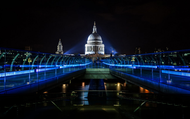Обои картинки фото город, города, лондон, великобритания, millenium, bridge, мост, англия, темза, ночь