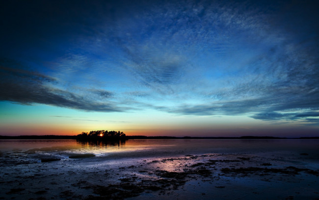 Обои картинки фото природа, восходы, закаты, свет, вечер, озеро, остров, деревья, облака