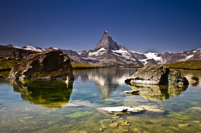 Обои картинки фото природа, реки, озера, озеро, горы, небо, камни, снег