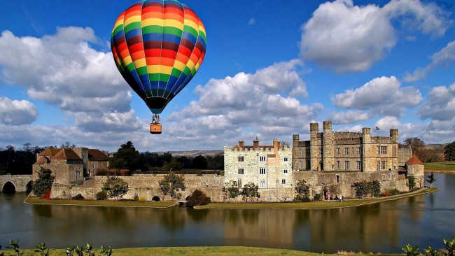 Обои картинки фото авиация, воздушные шары, замок, река, шар