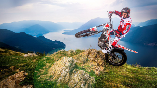 Обои картинки фото спорт, мотокросс, мотоспорт, мотоцикл, мотоциклист, горы, река