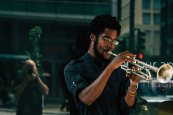Картинка музыка -другое труба мужчина