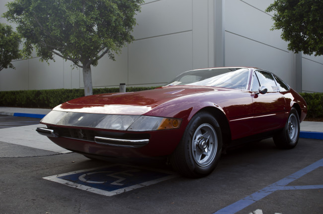 Обои картинки фото ferrari 365 daytona gtb4, автомобили, выставки и уличные фото, гоночные, спортивные, s, италия, ferrari, a, p