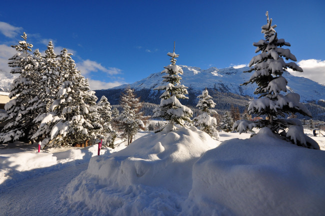 Обои картинки фото природа, зима, сугробы, снег, лес, горы