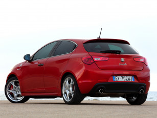 Картинка автомобили alfa+romeo 940 verde 2014 г красный quadrifoglio alfa romeo giulietta