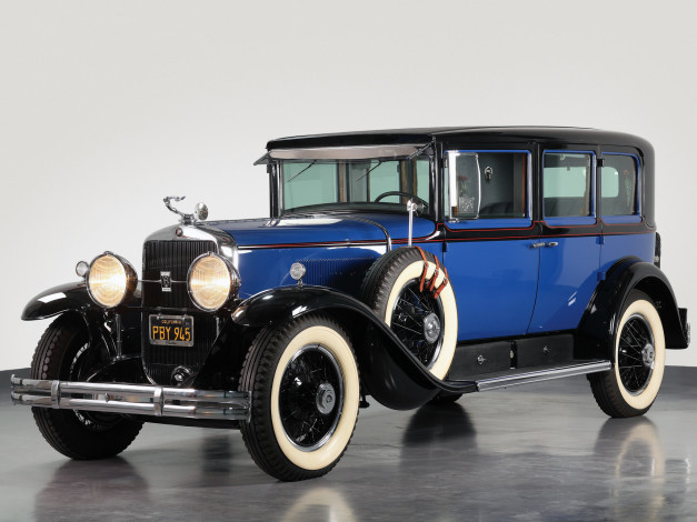Обои картинки фото автомобили, классика, 8630, fisher, sedan, синий, imperial, 7-passenger, cadillac, 341-b, v8, 1929г