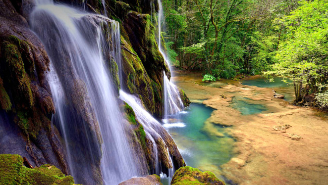 Обои картинки фото природа, водопады, франция, деревья, франш-конте, скала, поток, водопад