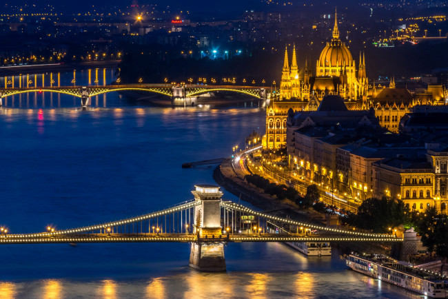 Обои картинки фото города, будапешт , венгрия, огни, река, мосты, вечер, здания