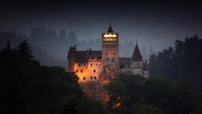 Обои картинки фото bran castle румыния, города, - дворцы,  замки,  крепости, bran, castle, румыния