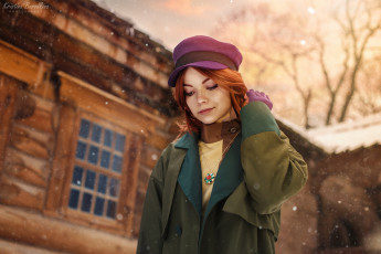 Картинка девушки екатерина+семадени анастасия косплей кепка рыжая пальто кулон снег изба