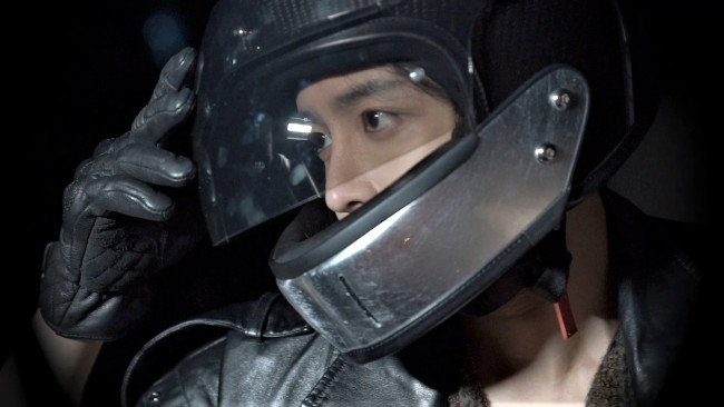 Обои картинки фото мужчины, hou ming hao, актер, шлем, лицо, перчатки