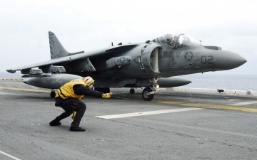 Картинка старт авиация боевые самолёты взлет истребитель палубная команда авианосец