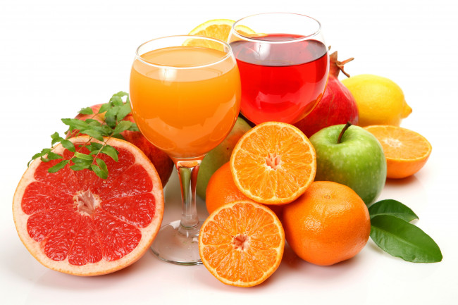 Обои картинки фото еда, напитки, сок, фрукты, яблоки, мандарины, гранат, грейпфрут, лимон, бокалы