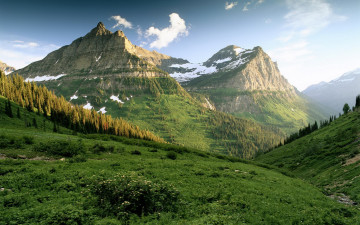 Картинка природа горы пики долина леса луга