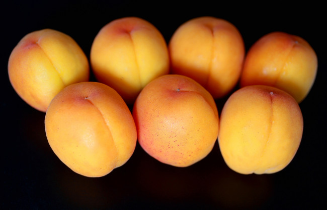 Обои картинки фото еда, персики, сливы, абрикосы, аппетитные