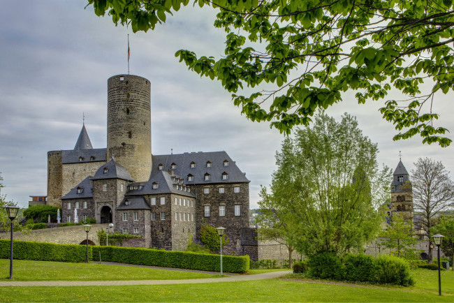 Обои картинки фото замок genoveva германия, города, - дворцы,  замки,  крепости, замок, genoveva, германия, ландшафт