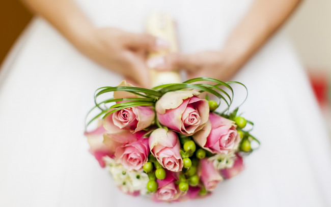 Обои картинки фото цветы, букеты,  композиции, bride, roses, wedding, bouquet, flowers, свадьба, букет