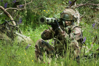 Картинка оружие армия спецназ солдат french army anti-tank weapon