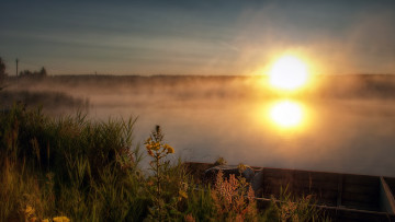 Картинка природа реки озера река закат трава солнце туман берег